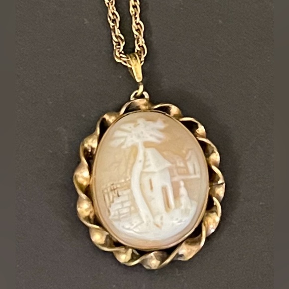 Rebecca at the Well Gold Filled Carved Shell Cameo - Picture 11 of 14